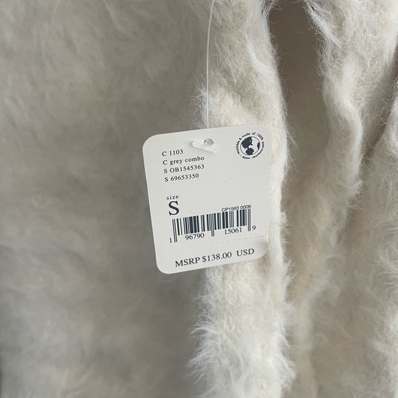 🆕 Free People V Neck Fuzzy Sweater - Picture 5 of 11